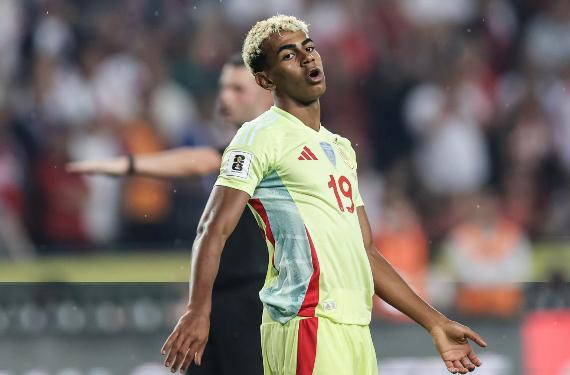 Lamine Yamal ha tenido que intervenir para evitar una guerra entre Hansi Flick y Luis de la Fuente