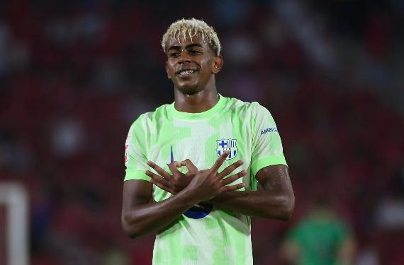 No tiene nivel para ser el suplente de Lamine Yamal y Deco ya está negociando su salida al Borussia Dortmund