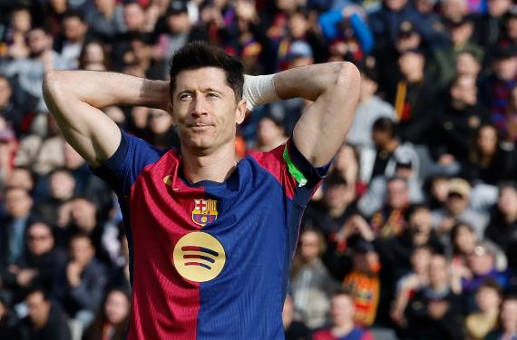 Lewandowski, no celebró el gol de Ferran Torres o es titular, contra el Sevilla, o habrá lío