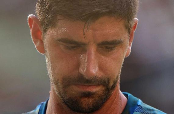 Courtois baja el pulgar, el equipo sufre, no está en su mejor momento de forma, el Real Madrid le pide más