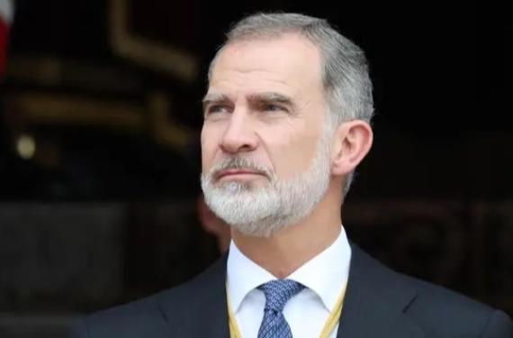 Felipe VI mueve contactos estratégicos para que no encuentre trabajo en España