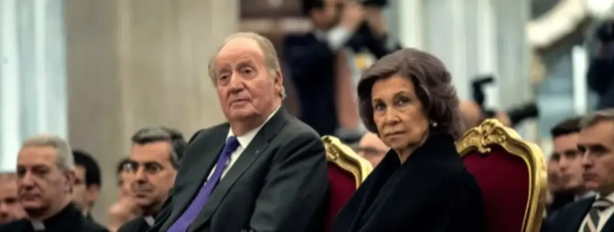 Juan Carlos I le ponía los cuernos a la reina Sofia con su prima