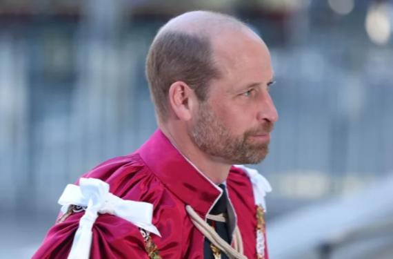 Guillermo de Gales comunica a la familia que Carlos III está en fase terminal y asumirá el trono en 2026