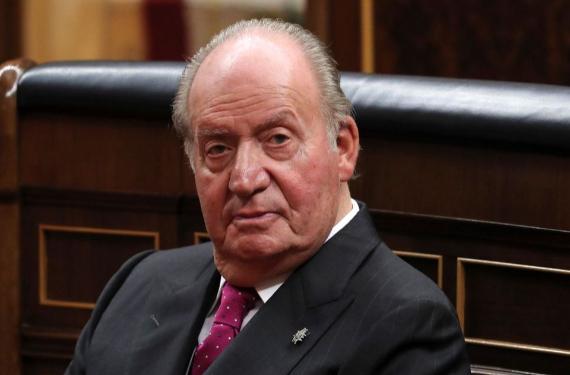 Juan Carlos I ha estado usando el helicóptero de Casa Real para mantener relaciones con sus amantes