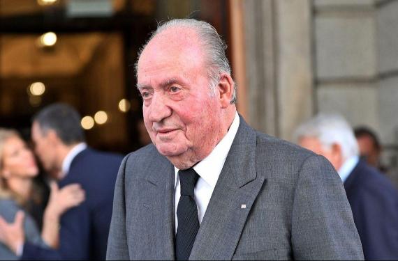 Juan Carlos I le busca trabajo después de haber sido rechazado en cuatro procesos de selección