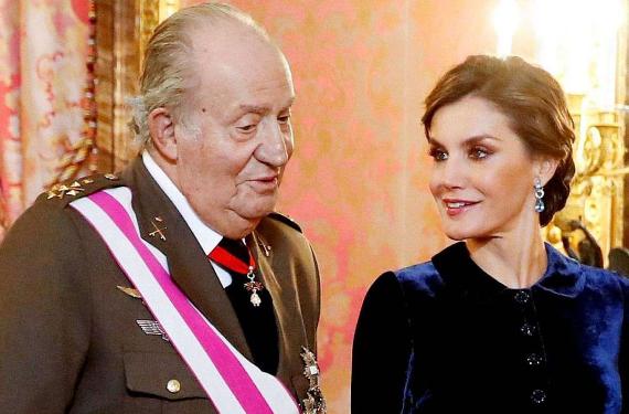 Juan Carlos I llamaba “monillo” a Letizia, le puso profesores particulares para enseñarle modales