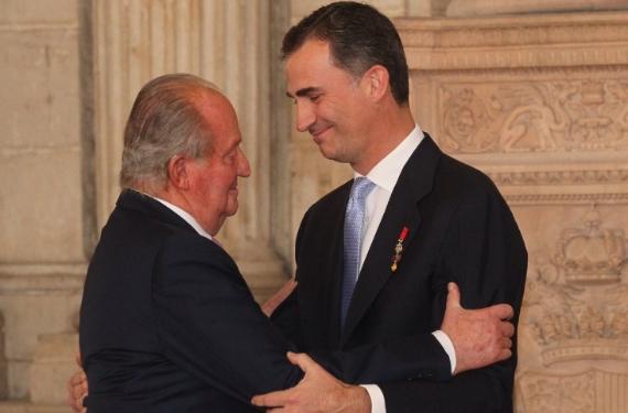 Juan Carlos I llamó a su hijo el domingo para decirle que vigile la vida que lleva Leonor en San Javier