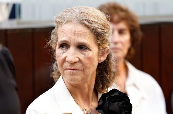 La infanta Elena es quien ha explicado a sus hijos que se está muriendo