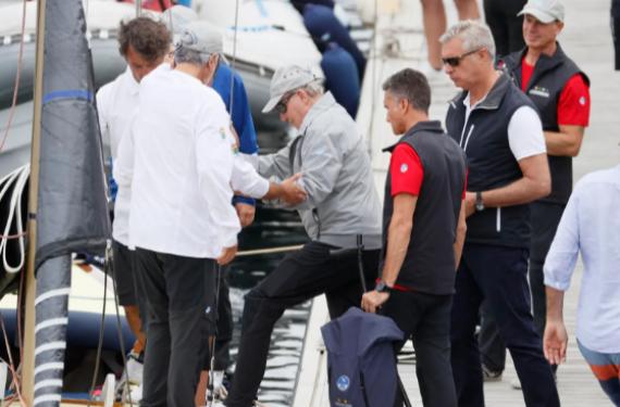 Domingo negro en Sanxenxo: el cabo Cabello y el teniente coronel Mochi encuentran a Juan Carlos I en el suelo