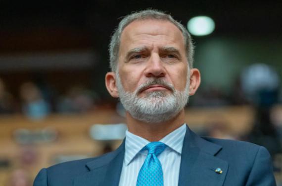 Felipe VI invita a su padre a comer en Madrid