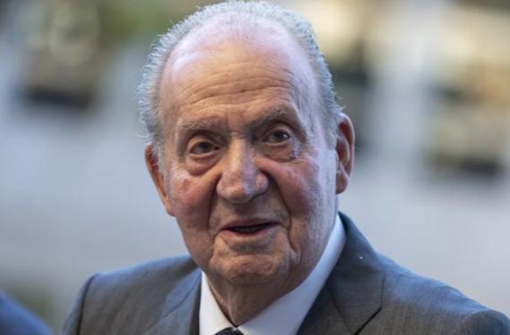 El cabo Cabello y el teniente coronel Mochi explican a la familia que Juan Carlos I sufre problemas graves