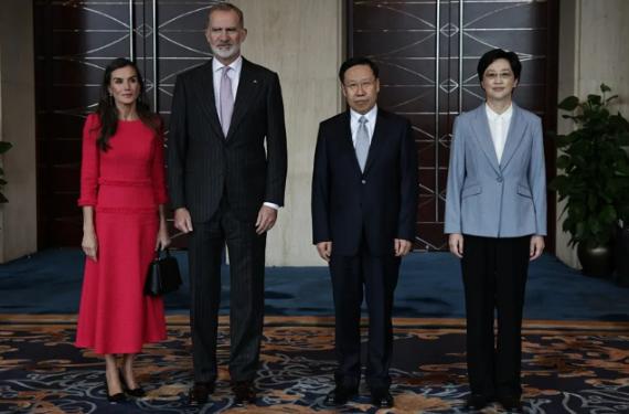 La cena privada de Felipe VI y Letizia con el presidente Xi Jinping y la primera dama acaba peor que mal