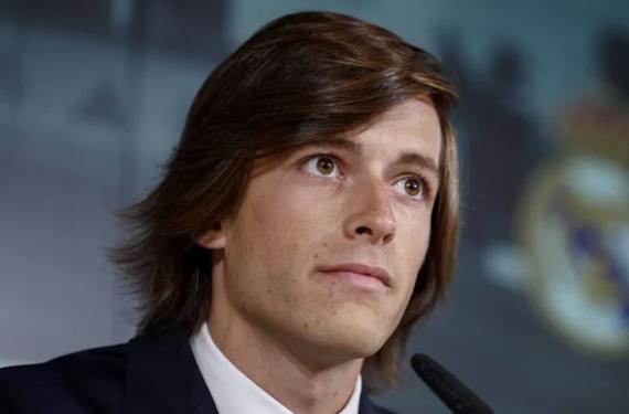 Álvaro Carreras no lo quiere a su lado, lo perjudica, son incompatibles dentro y fuera del Real Madrid