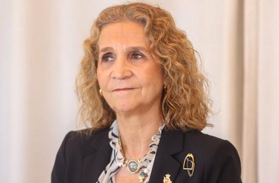 La infanta Elena no está bien, fue vista la madrugada del miércoles por Madrid, deambulaba sola, descompuesta