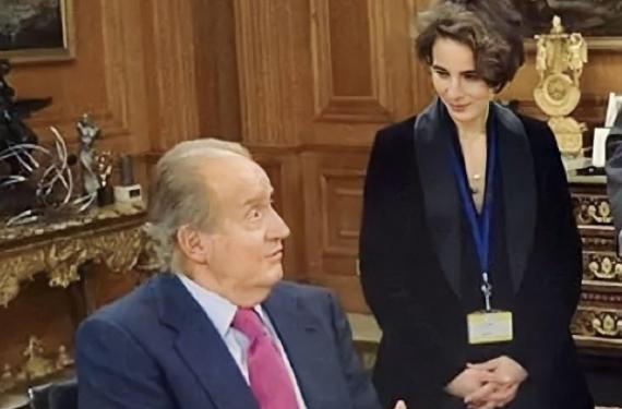 Laurence Debray es despreciada por el hijo de Juan Carlos I, Francia pregunta si se acuestan, tiene marido