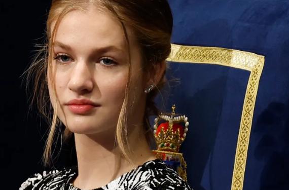 Compañeros de San Javier explican que Leonor se encierra en su habitación porque tiene miedo a volar