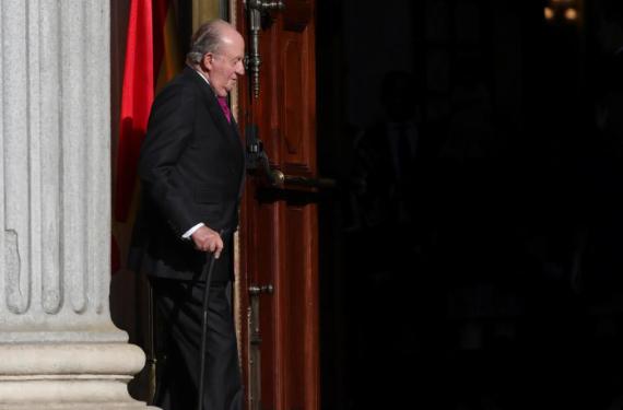 Empleados de Casa Real han visto a Juan Carlos pegar a la reina Sofía con un bastón