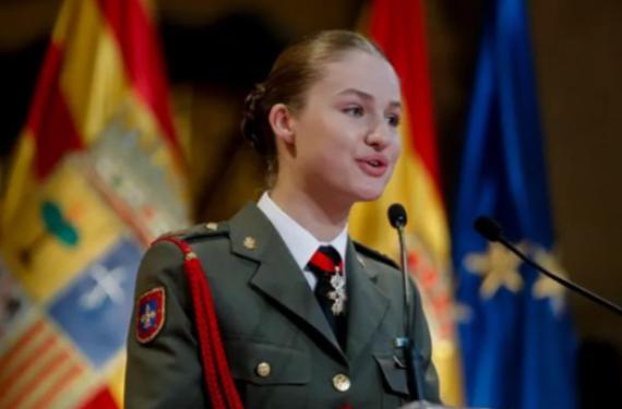 Compañeros de Leonor en San Javier denuncian que no llega a la nota mínima