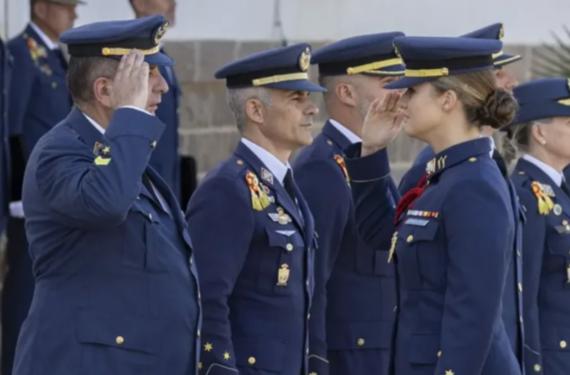 Oficiales de San Javier empiezan a estar molestos por los privilegios de Leonor