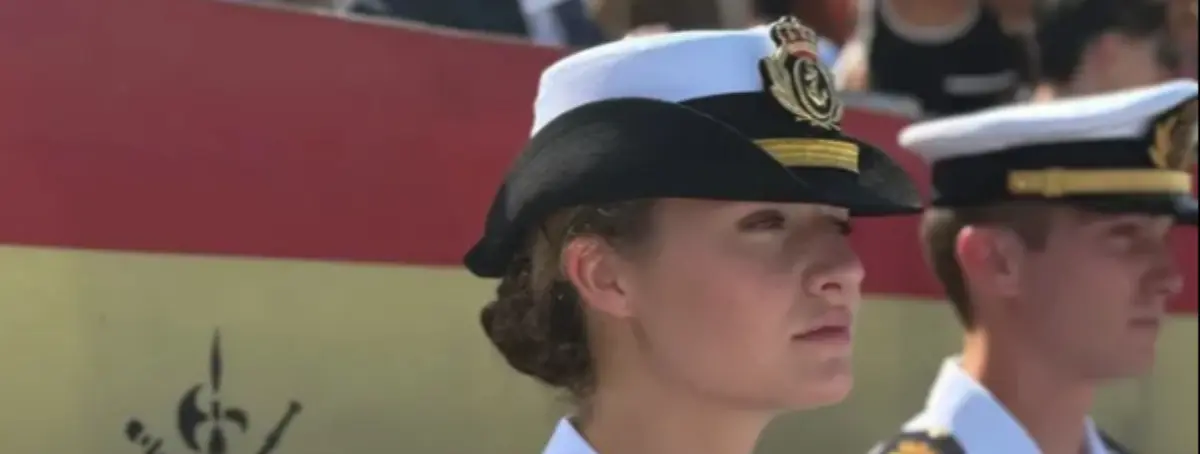 Oficiales de San Javier explican que Leonor es incapaz de aterrizar el avión en el simulador