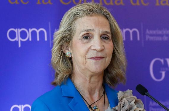 La infanta Elena explica a sus más allegados que papa se fue de Madrid muy enfadado con Leonor