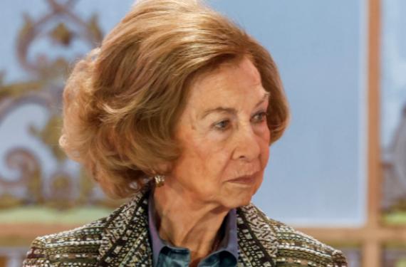 Domingo negro en Zarzuela con la reina Sofía al borde del KO