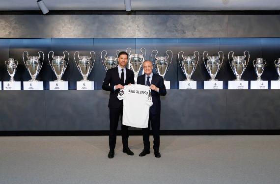 Florentino Pérez y Xabi Alonso reducen la lista de tres fichajes para enero a un solo nombre