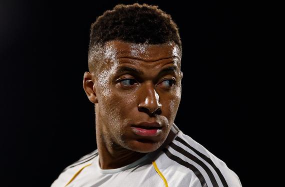 El detalle de Mbappé con Quique Sánchez Flores que está dando mucho que hablar