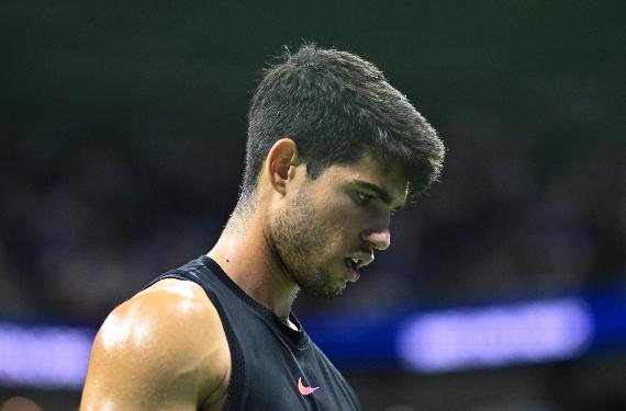 Saltan las alarmas con Carlos Alcaraz: su muñeca le deja fuera de Roland Garros